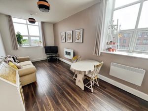 Lounge- click for photo gallery